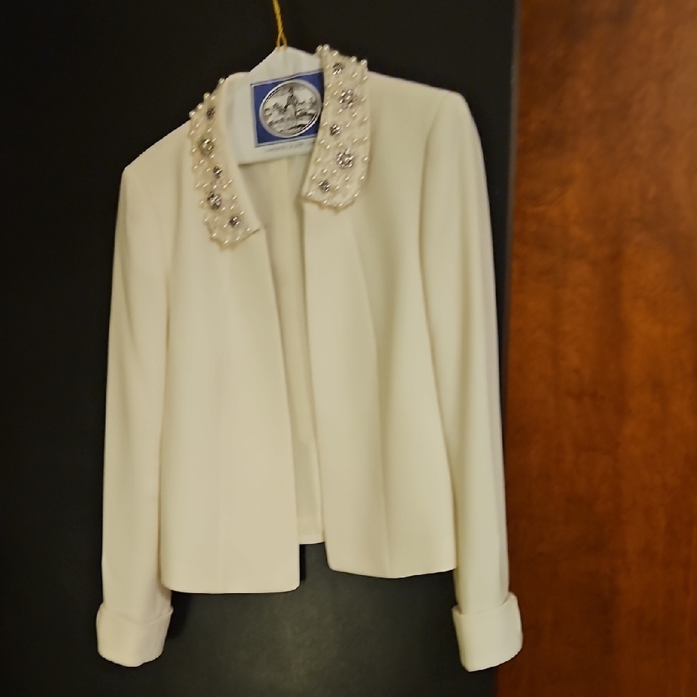 Tahari ASL Cream Blazer with Embellished Collar